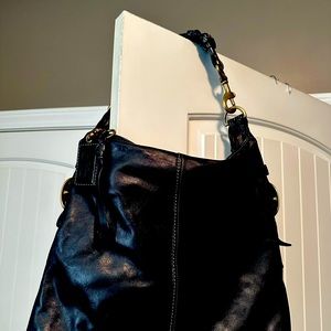 Excellent condition. Leather has no scratches. Clean inside